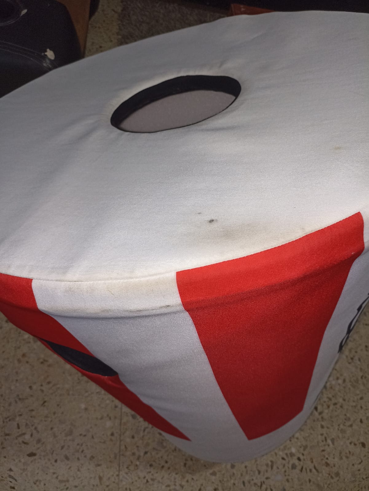 Limpieza y desinfección de botarga de KFC