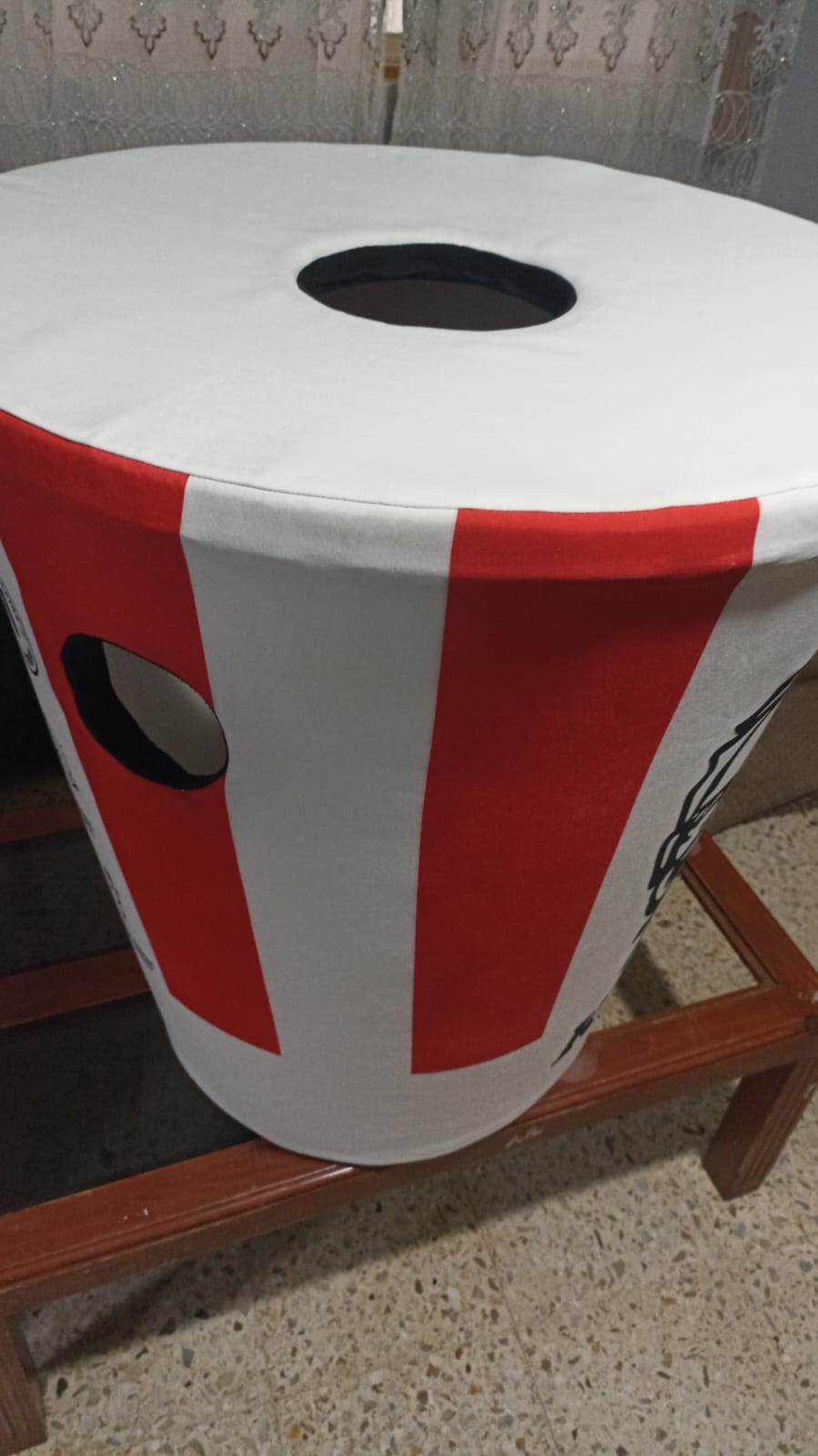 Limpieza y desinfección de botarga de KFC