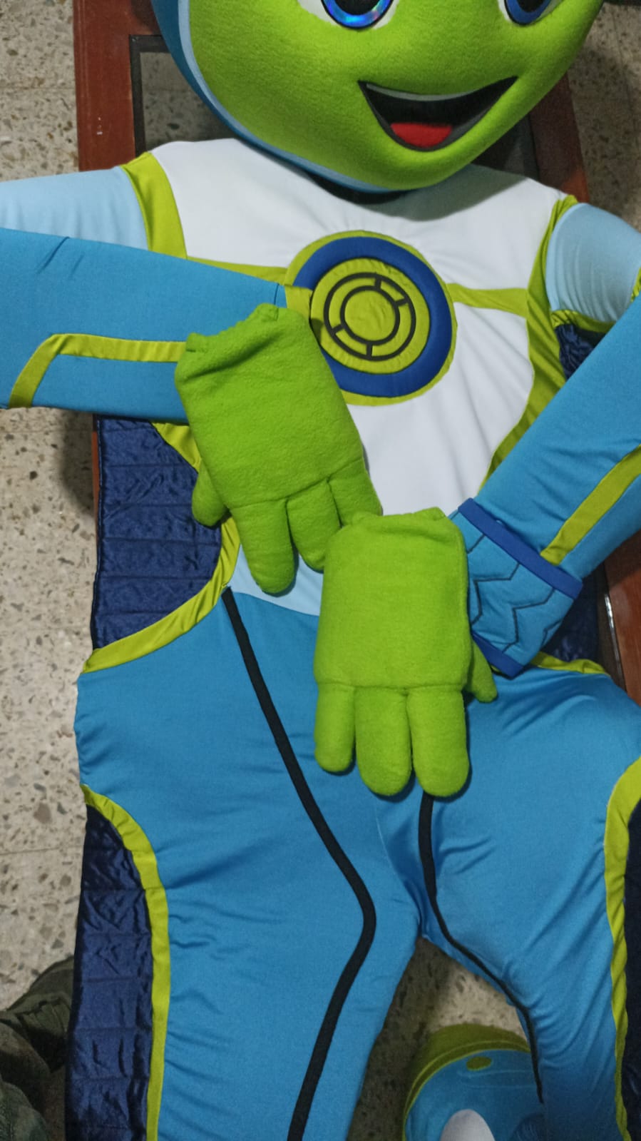 Limpieza y desinfección de botarga de Movistar